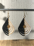 Boucles d'oreilles J’ADORE ombre et lumière noires et blanches en perles Miyuki